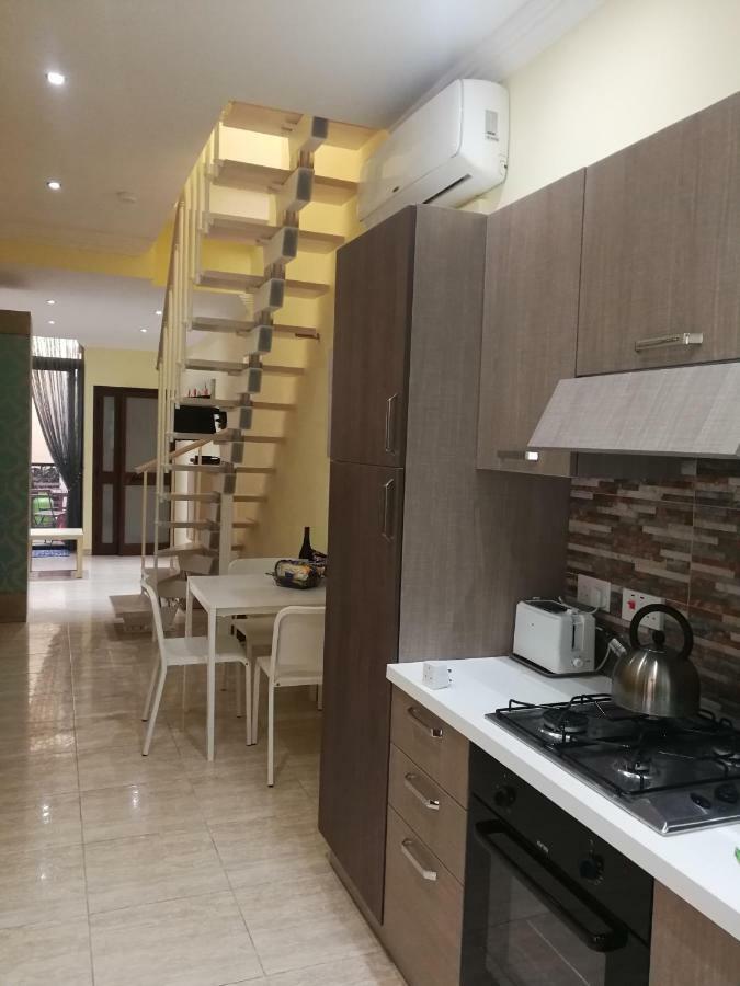Sliema Duplex 1 Bedroom Apartment - Sleeps 4 Eksteriør billede